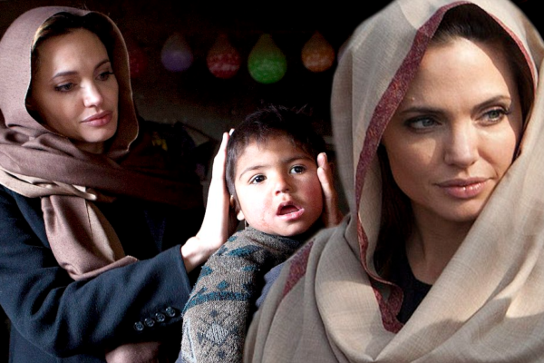 Angelina-Jolie-in-Kashmir-wearing-Kashmiri-shawl